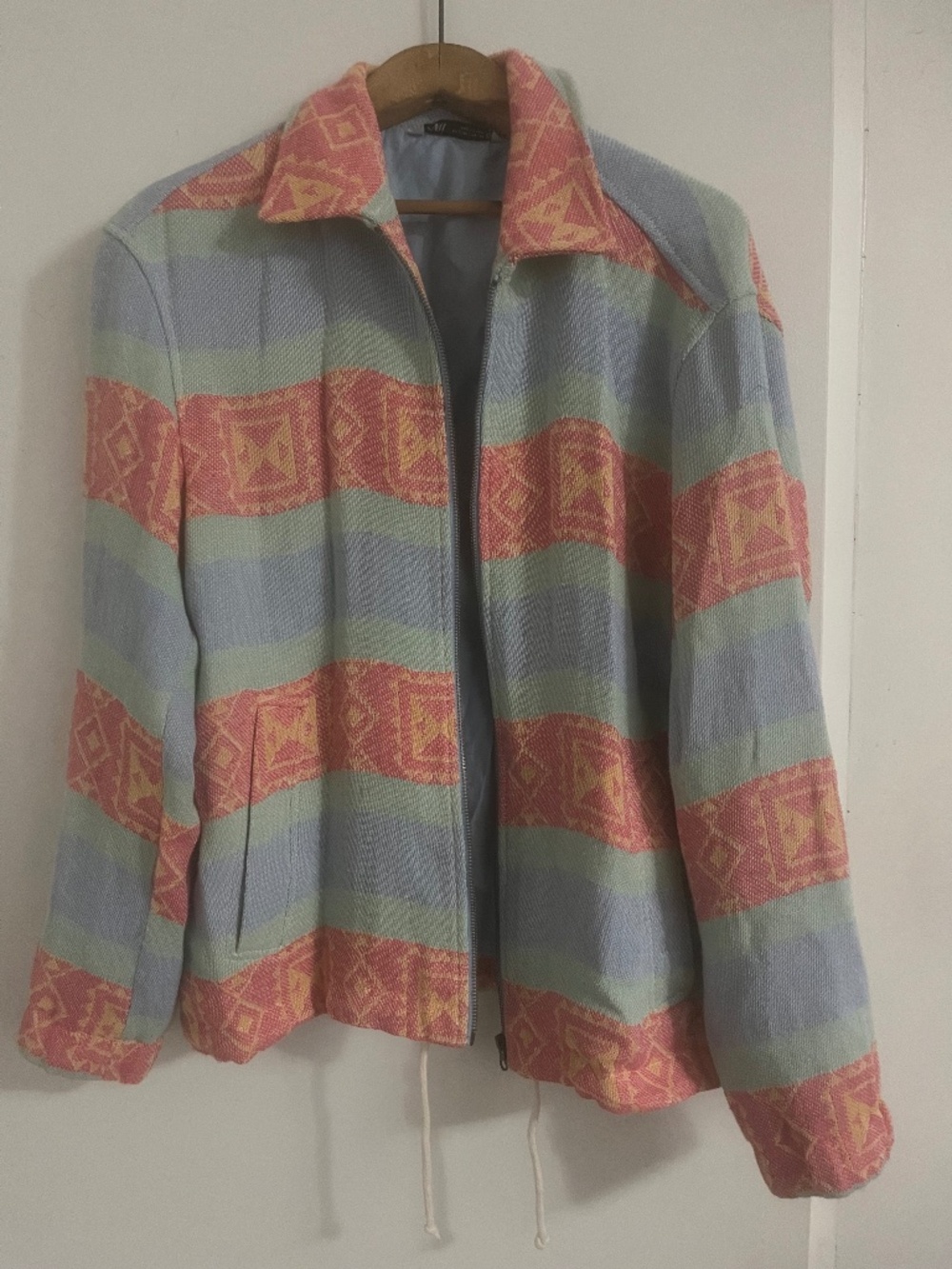 Limited edition Zara  Mens knitted pattern jacket size large